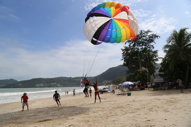 【泰國普吉島旅遊】芭東海灘 Patong Beach：觀光客必遊，普吉島最熱鬧的海灘 3113 @貓大爺