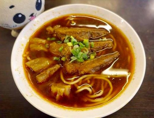 【台北東門站美食】川味老張牛肉麵店：60年老店的川味蕃茄牛肉麵 3562 @貓大爺