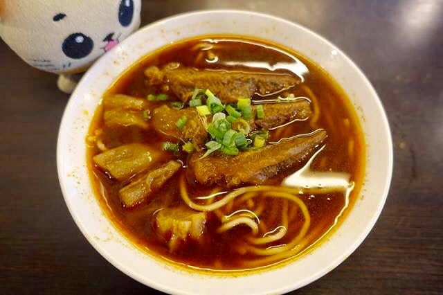 【台北東門站美食】川味老張牛肉麵店：60年老店的川味蕃茄牛肉麵 3562