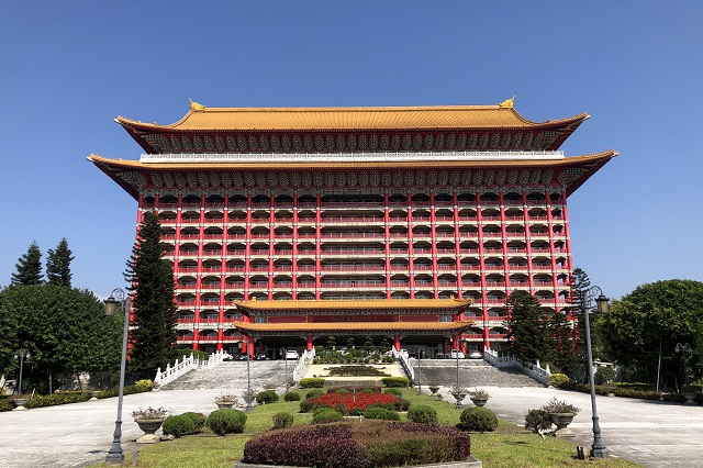 【台北圓山站美食】台北圓山飯店松鶴廳吃到飽自助餐 ：宮殿般高貴餐廳的平價吃到飽 3586