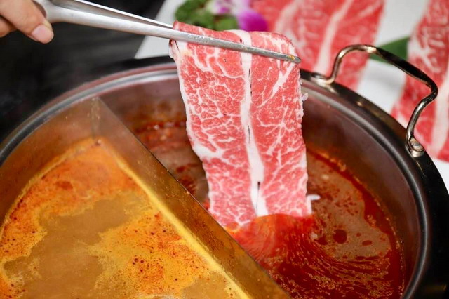 【台北劍南站美食】闊佬 shabu shabu：高CP值活體海鮮上桌！大直、內湖新開幕超狂火鍋店  3919