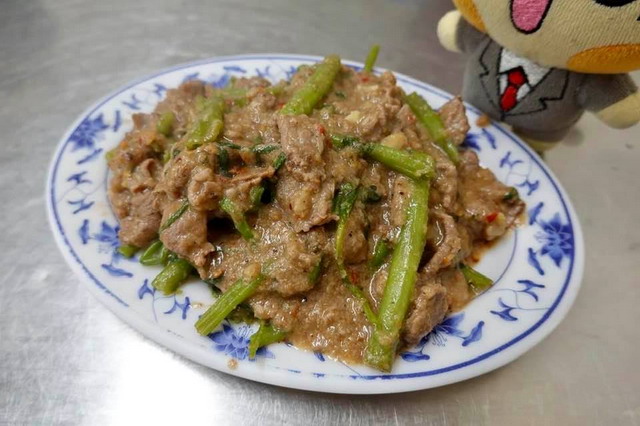 【台北士林站美食】士林生炒羊肉：士林夜市美食小巷中隱藏版，獨特沙茶醬風味的炒羊肉老店 4297