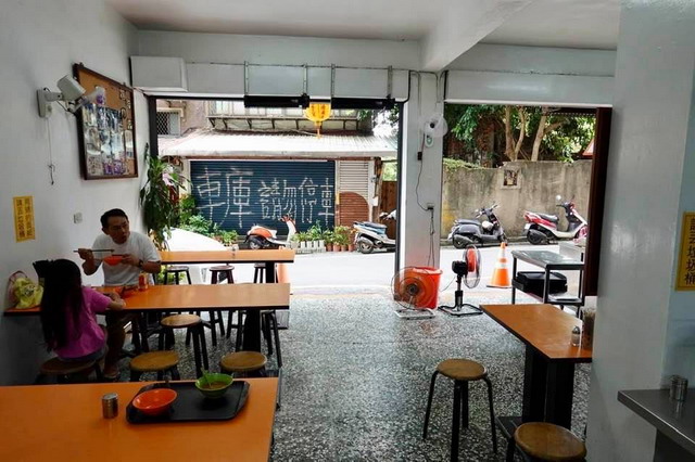 【新北淡水美食】老牌阿給：真理街正宗阿給創始老店，台灣原生小吃，去淡水玩一定要吃這個 4345