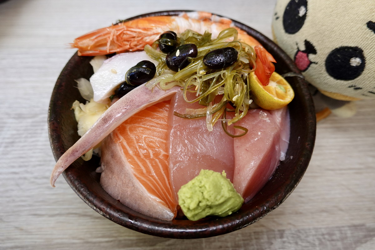 即時熱門文章：【台北中山國中站美食】躼腳日本料理 2026：平價海鮮丼，排隊日本料理店 4543