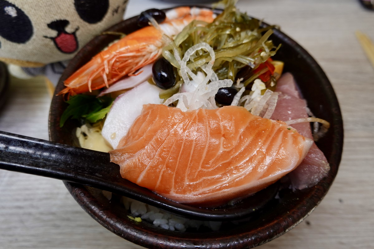 【台北中山國中站美食】躼腳日本料理 2026：很台的日本料理，新鮮平價，上班族排隊B級美食 7201