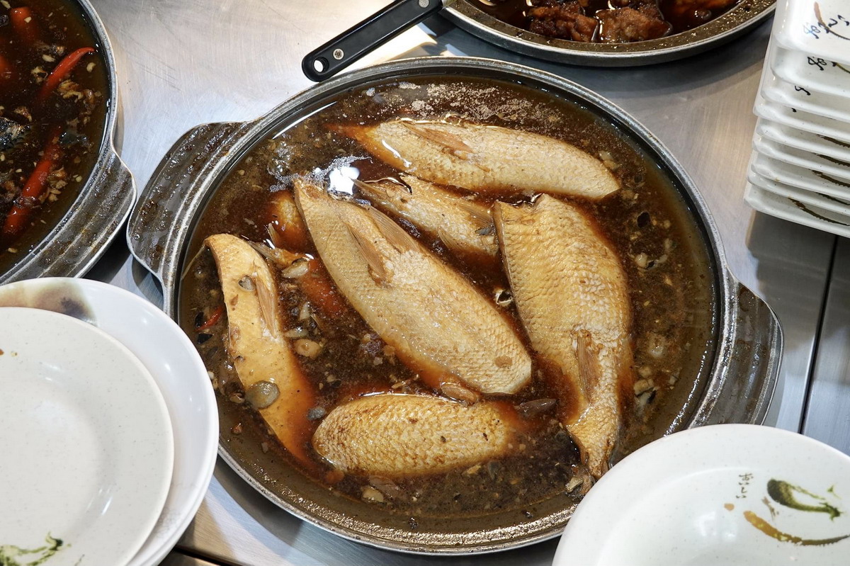 【台中北區美食】鮮魚鱻蝦仁飯：米其林必比登，標榜台南口味的新鮮虱目魚料理與蝦仁飯 4648