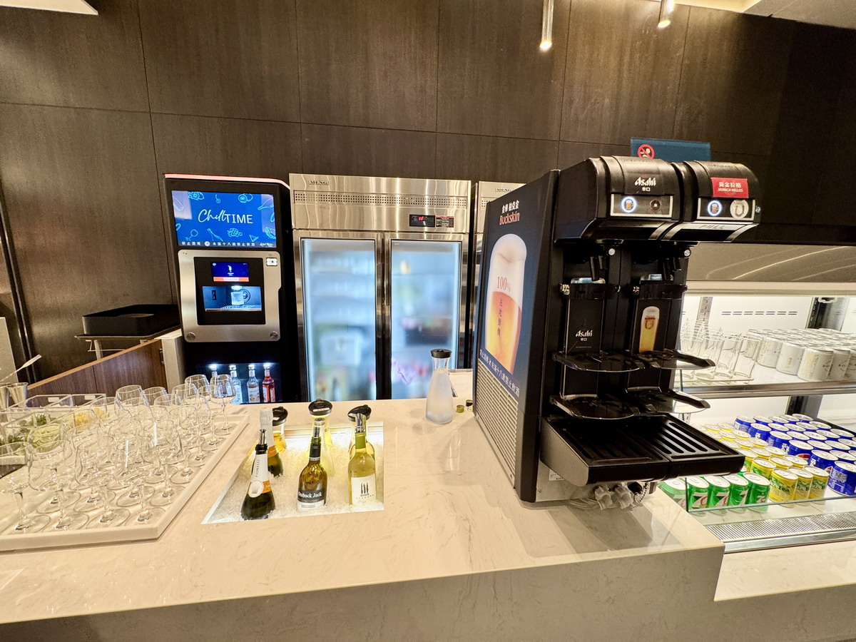 【台北市政府站美食】寒舍艾美酒店探索廚房 2025：餐點全面升級，帝王蟹、龍蝦、干貝、鮑魚、海膽、和牛齊發，飯店頂級吃到飽自助餐 7112