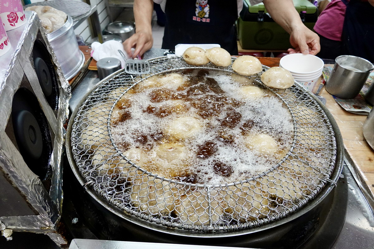 今日熱門文章：【台北南京復興站美食】阿財彰化肉圓 2025：台北超人氣排隊肉圓，安東街肉圓兄弟店，肉圓控必吃 6969