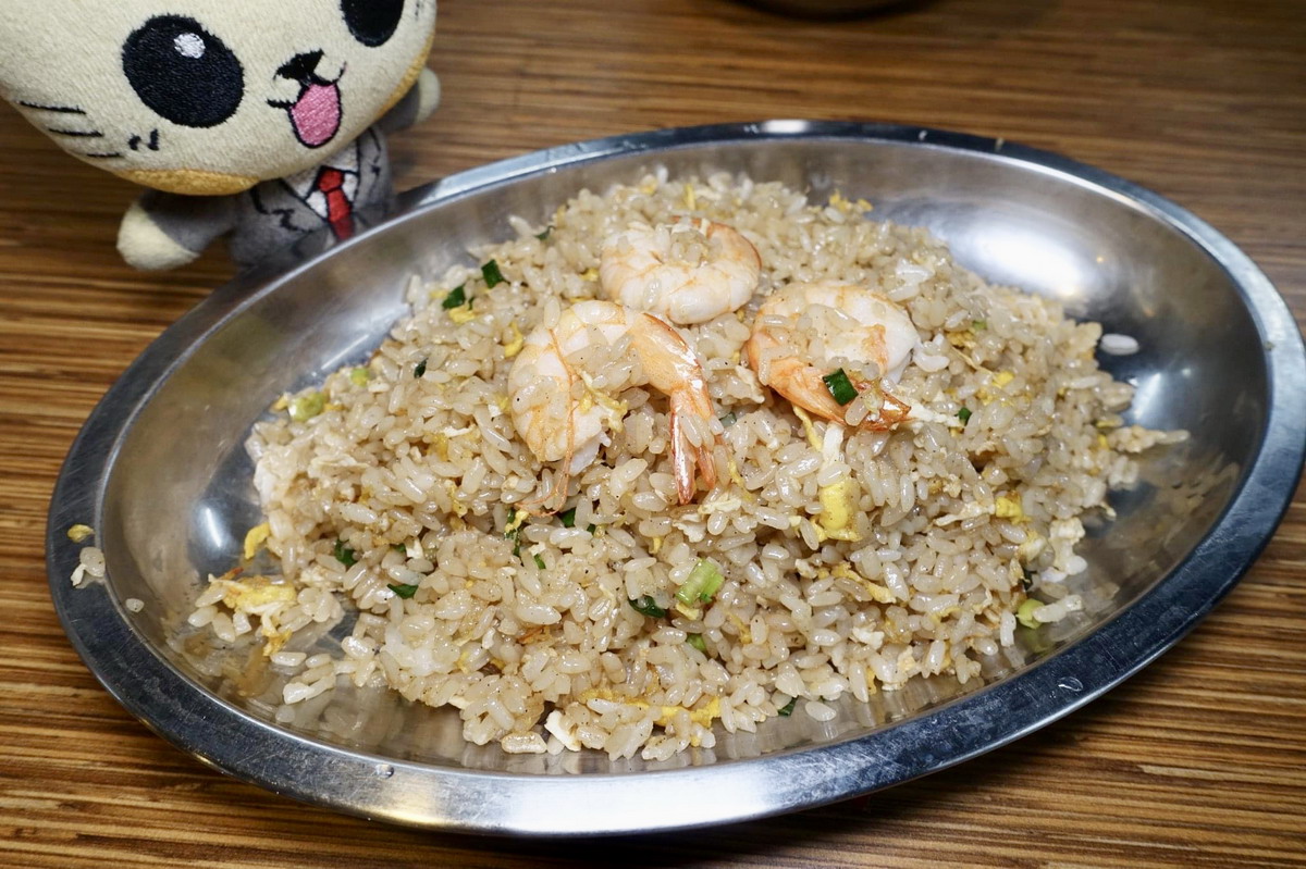 網站近期文章：【台北龍山寺站美食】蘇記什錦麵 2026：加了蝦油的蛋炒飯實在太香，每日限量！還有滋補鱸魚湯和熱炒菜，龍山商場小店不可貌相 7441
