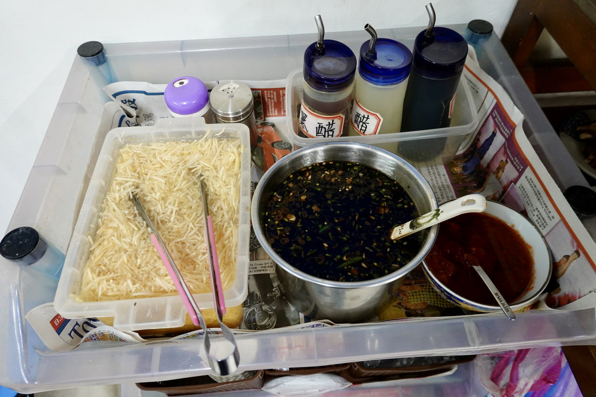 【台北南京三民站美食】亓家蒸餃專賣店 2025：精緻美味卻平價的蒸餃，南京三民上班族B級美食 7130