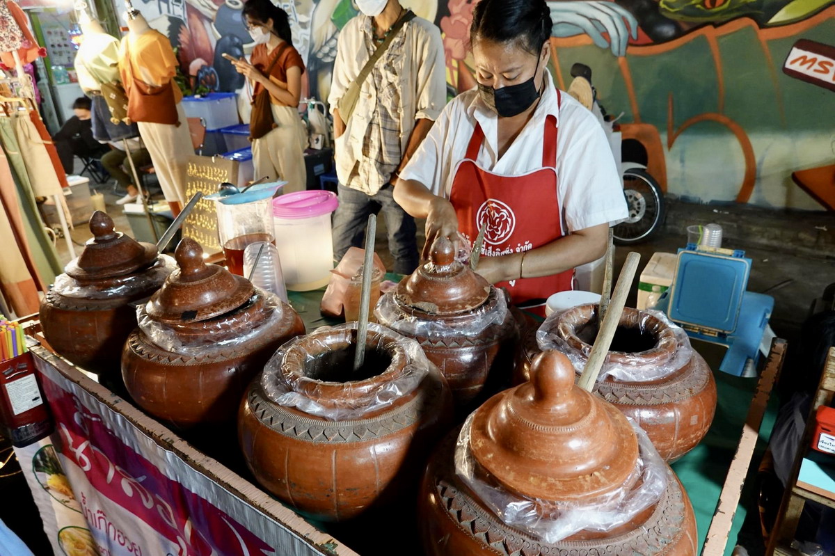 【泰國清邁府旅遊】到泰國逛夜市！清邁週六夜市 Chiang Mai Saturday Night Market，清邁三大夜市之一，觀光客必遊，規模超大逛到腳酸腿軟 5341