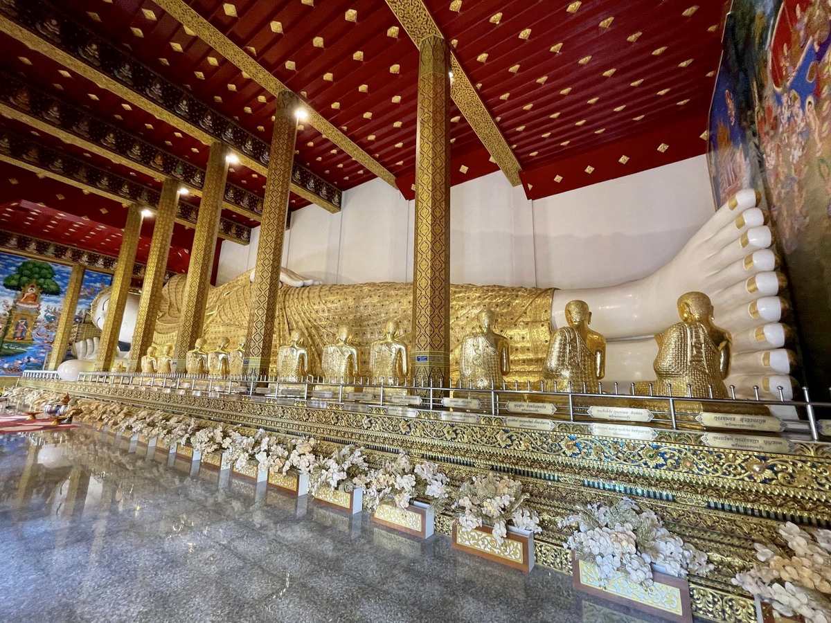 【泰國清邁府旅遊】清邁藍廟 Wat Ban Den：佔地12.8萬平方公尺超廣大，藍色屋頂漂亮的寺殿群，莊嚴肅穆好拍照，清邁聞名佛教廟宇 5349