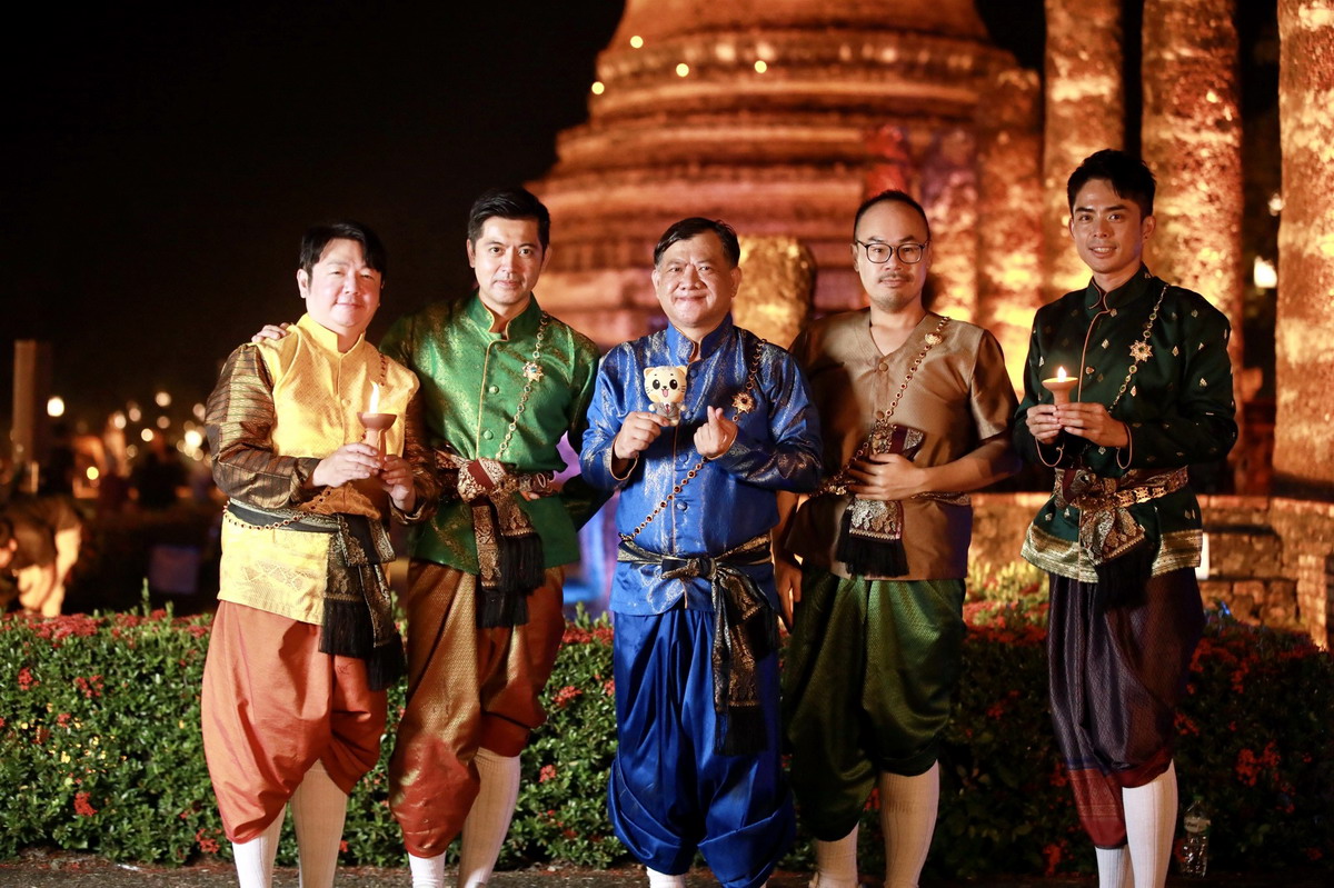 【泰國素可泰府旅遊】素可泰水燈節 Loi Krathong Sukhothai：泰國年度兩大慶典之一，到泰北素可泰參加放水燈盛事，也是泰國情人節 5350 @貓大爺