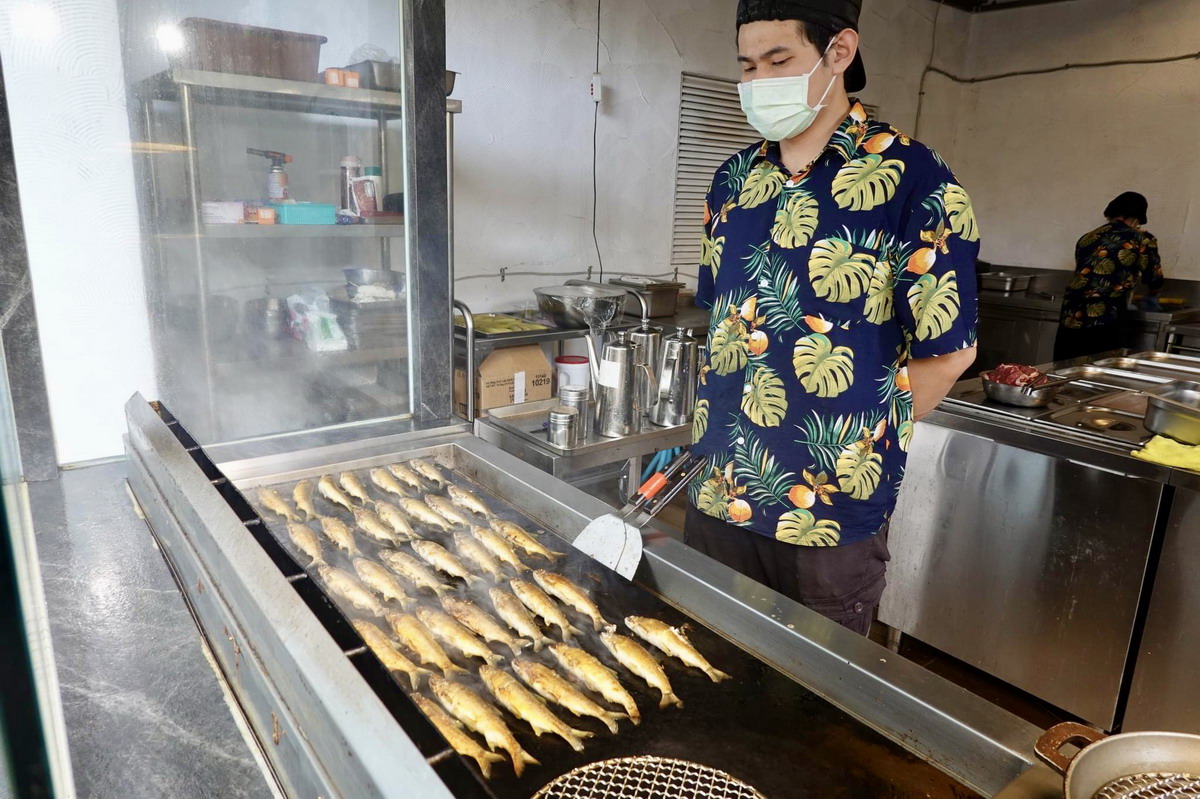 【新北新莊美食】南洋風美食味蕾先出國、牛排海鮮BBQ通通吃到飽，峇里斯莊園南洋海鮮百匯自助餐：頭前庄站超值吃到飽，搭捷運來都划算 5401