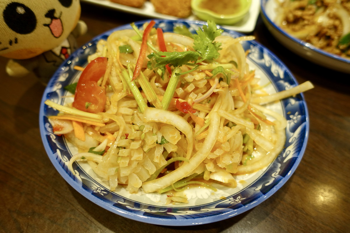 【台北信義安和站美食】銀泰小館 2026：抗漲省錢必備口袋名單，價錢便宜又好吃，臨江街夜市高CP值泰國菜小館，泰國鄉親也會來捧場 7194