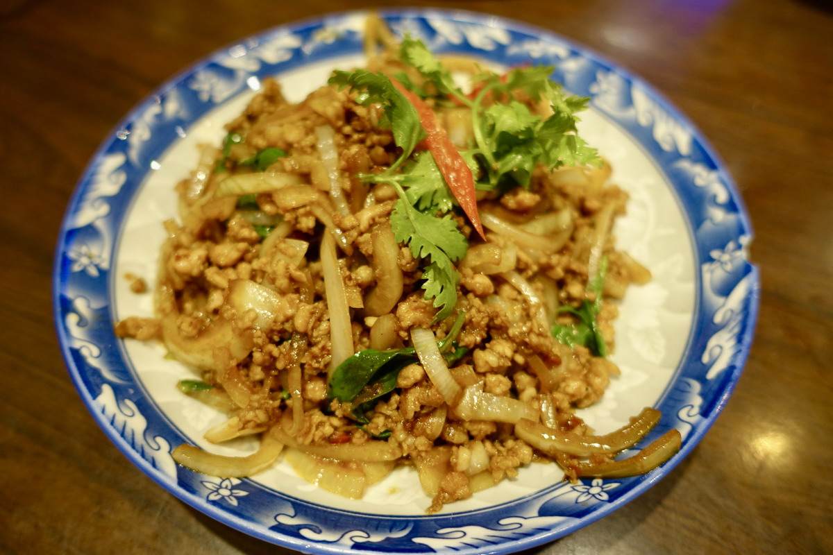 【台北信義安和站美食】銀泰小館 2026：抗漲省錢必備口袋名單，價錢便宜又好吃，臨江街夜市高CP值泰國菜小館，泰國鄉親也會來捧場 7194