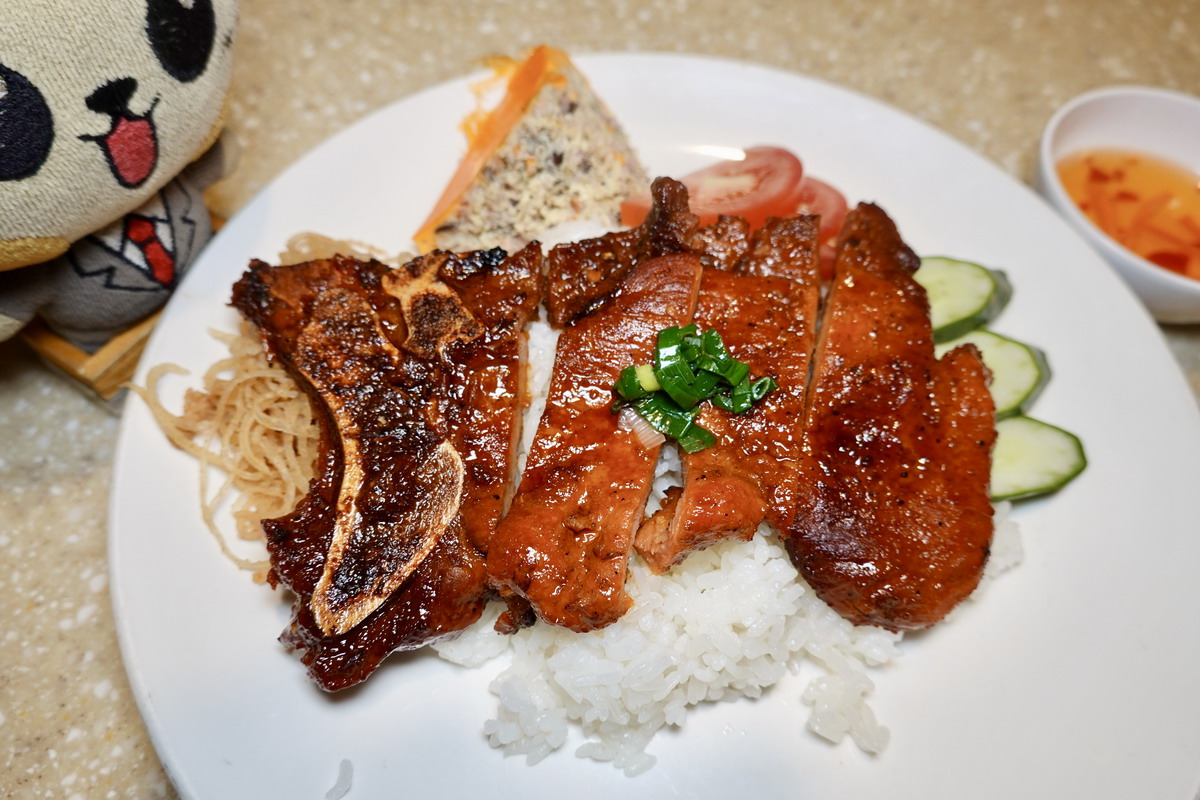 【台北市政府站美食】武鼎越豐越南美食 2025：老牌越南河粉店，永吉路30巷內信義百貨區上班族的熱門排隊店 7091