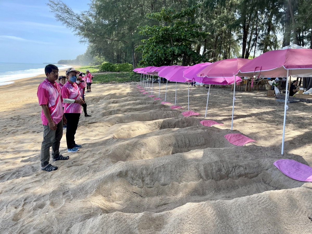 【泰國普吉島旅遊】全部抬去埋了！普吉島邁考海灘特色沙浴體驗 Mai Khao Beach’s Sand Spa：奇妙的沙浴、海灘跑道頭看飛機降落、還可享用當地美食 5723