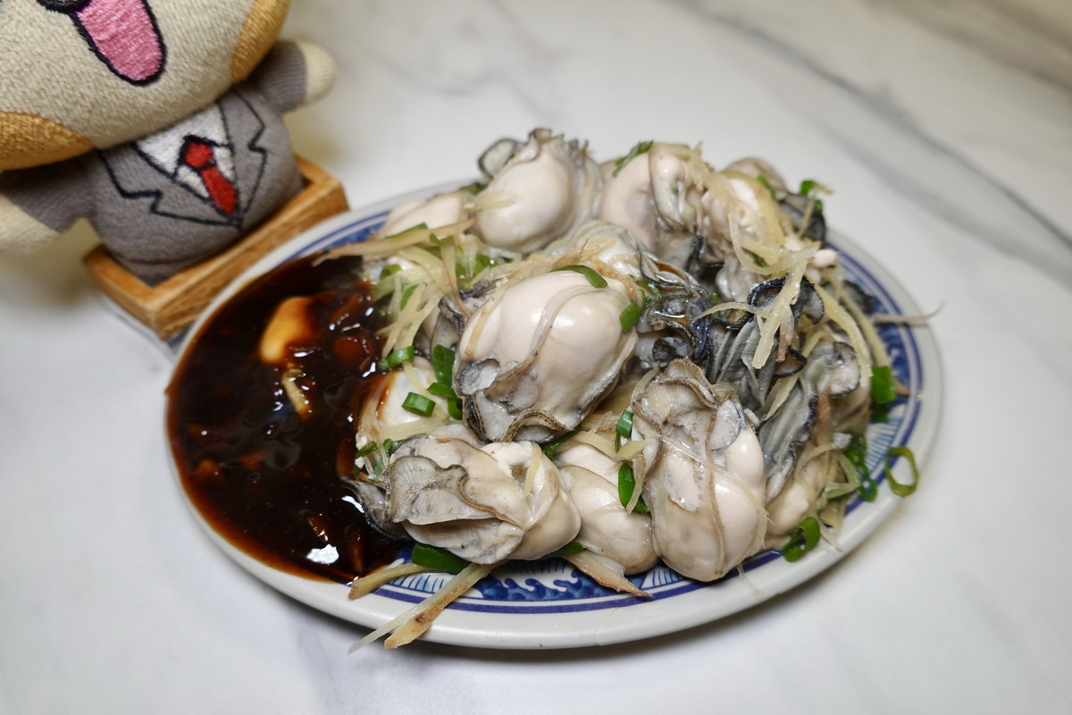 【台北寧夏夜市美食】賴雞蛋蚵仔煎 2026：蚵仔煎價錢天花板，寧夏夜市昔日排隊霸主，小吃店卻是餐館的價錢，漲價跑第一 7480