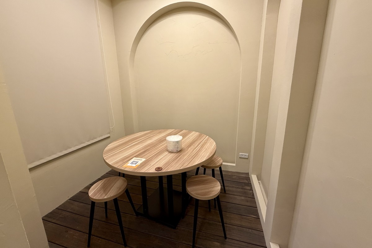 【台北科技大樓站美食】一三六食品商行 2026：痛風海鮮麵和牛肉麵都太狂啦，CP超值勝地，136海鮮麵開新分店 7358