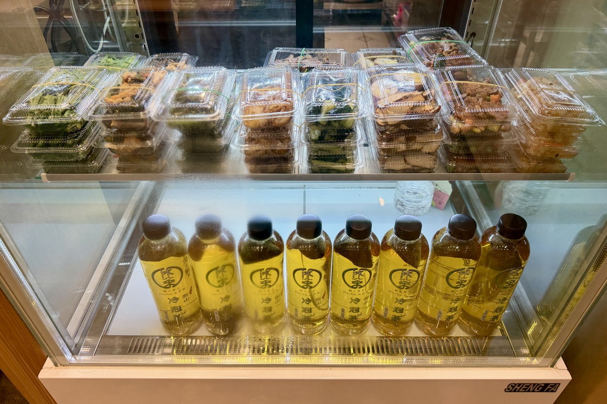 【台北科技大樓站美食】一三六食品商行 2026：痛風海鮮麵和牛肉麵都太狂啦，CP超值勝地，136海鮮麵開新分店 7358