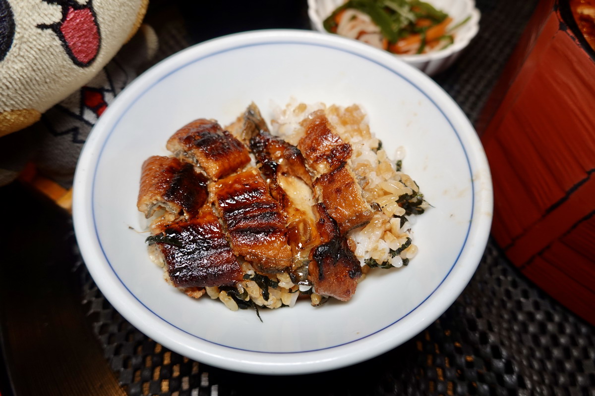 【台北南京復興站美食】鈴成鰻魚飯 Suzunari Hitsumabushi 2026：日本名古屋鰻魚飯名店「備長」來台灣開店，不僅有鰻魚飯三吃，可以雙拼牛、豬、雞肉，還有特色日式八丁味噌煮 7387