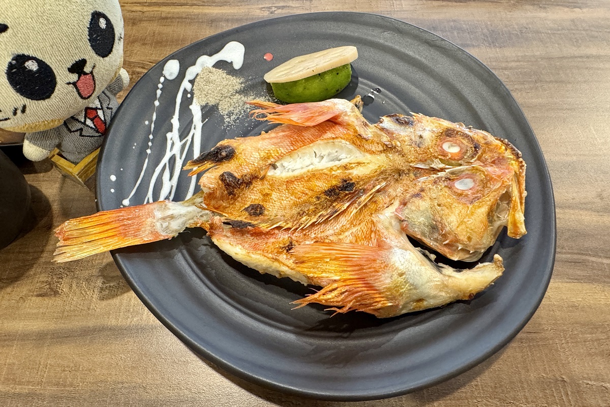 【台北行天宮站美食】小六食堂：超高CP值烤鮮魚+生魚片雙拼定食及海鮮丼，離緣肉炸豬排吃過回不去，晚餐無菜單日本料理太划算！6605