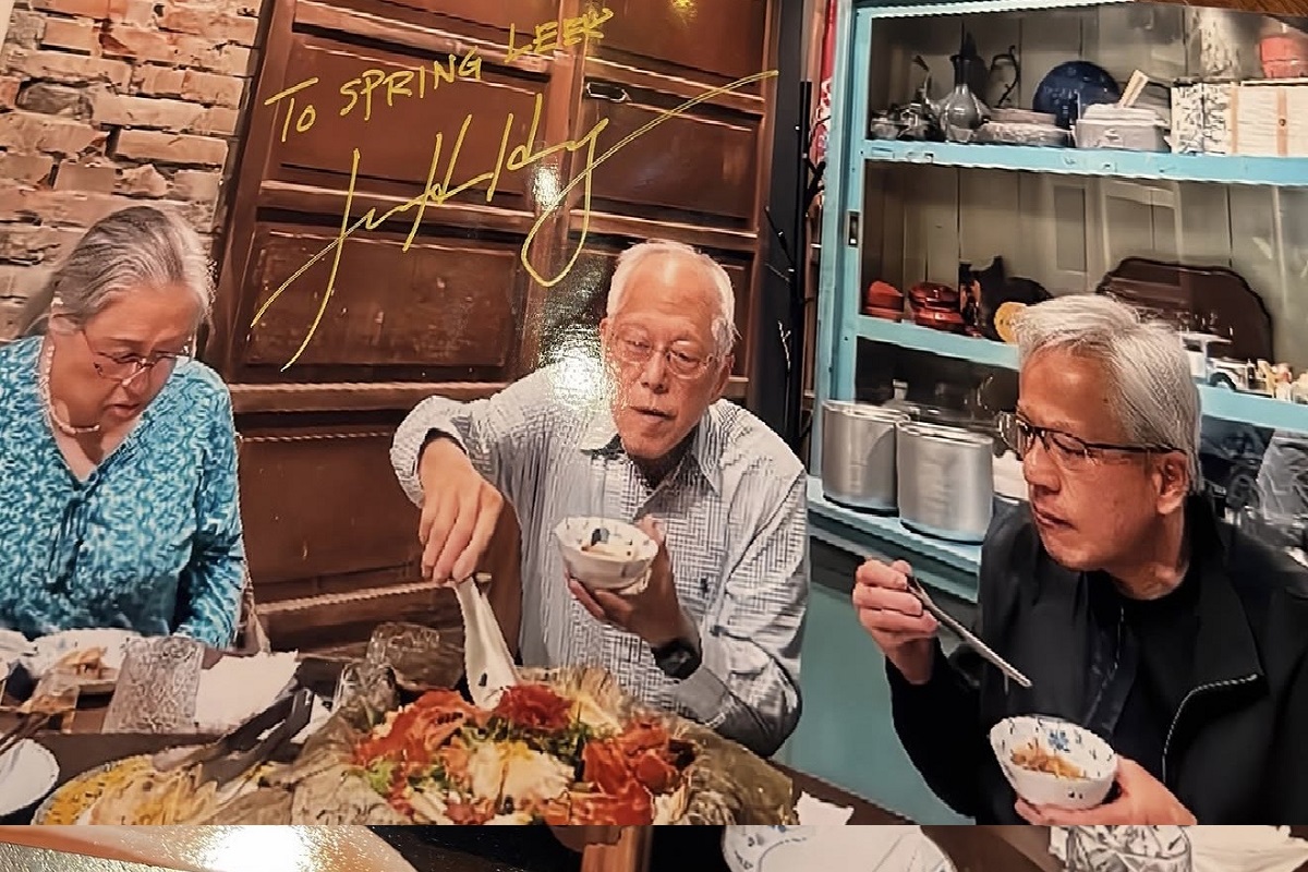 即時熱門文章：【台北民權西路站美食】春韭晴光店：「輝達」黃仁勳也是座上賓！濃醇黃金雞湯回味無窮，復古懷舊裝潢台菜私廚餐廳 7398