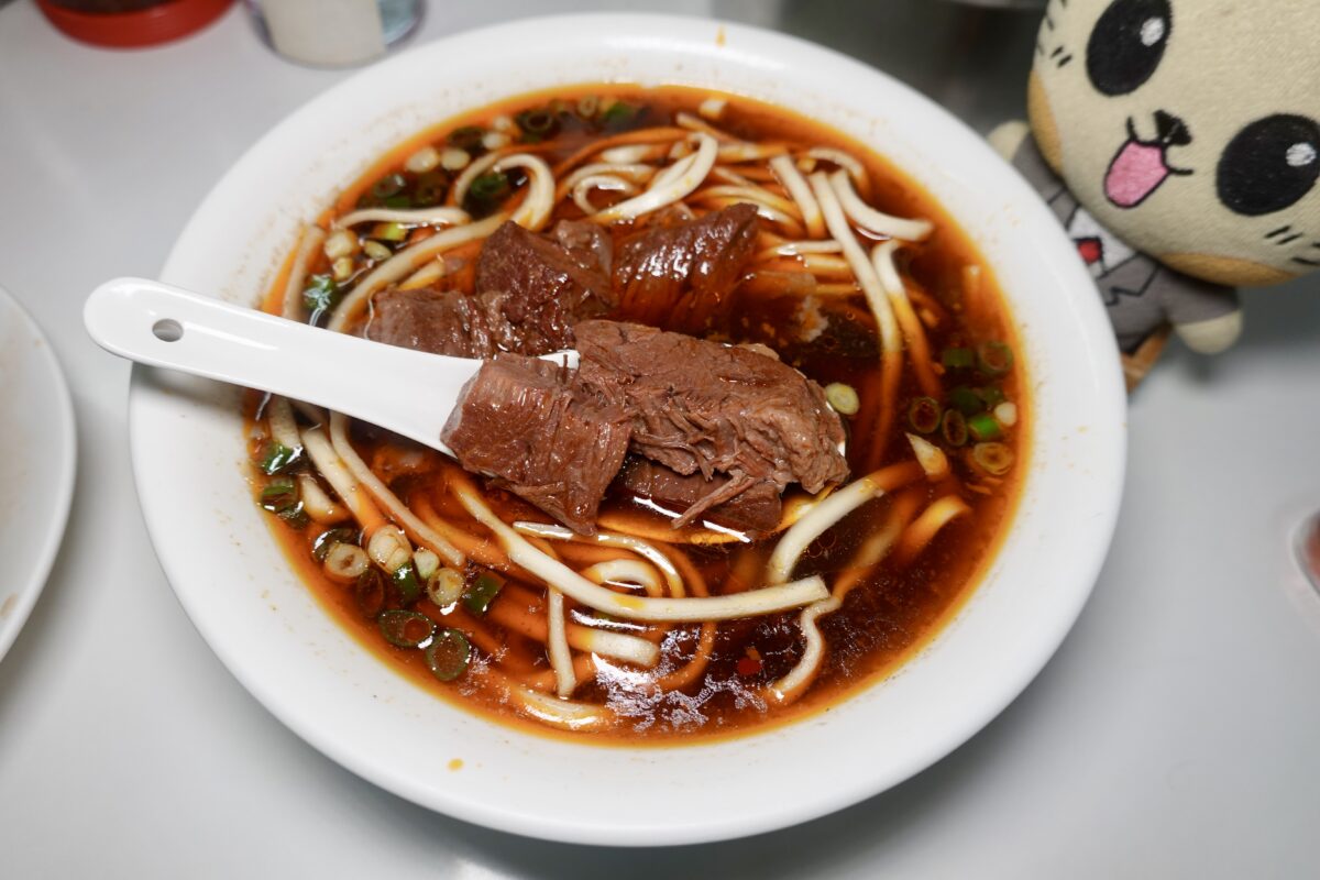 網站近期文章：【台北西門站美食】桃源街老王記牛肉麵 2026：被颱風吹掉招牌的牛肉麵老店，1956年創業，正宗桃源街牛肉麵，觀光客愛店 7473
