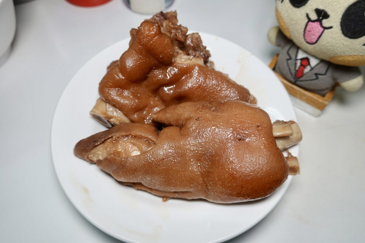 【台北西門站美食】桃源街老王記牛肉麵 2026：被颱風吹掉招牌的牛肉麵老店，1956年創業，正宗桃源街牛肉麵，觀光客愛店 7473