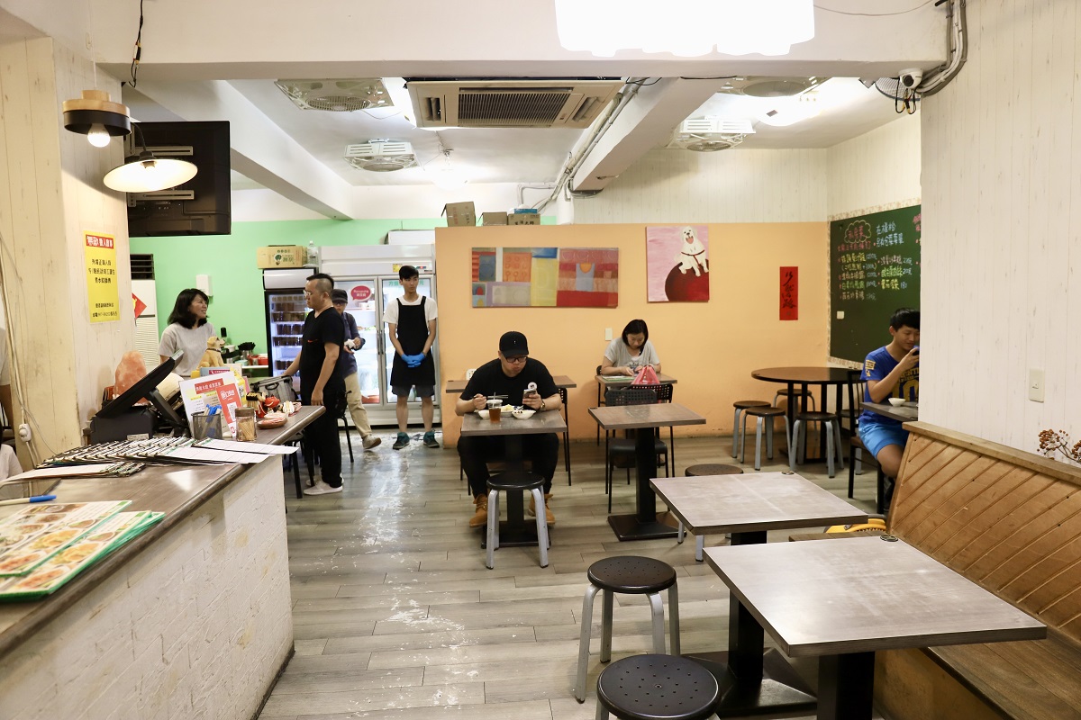 【台北永春站美食】無敵水餃 2025：炸水餃爆汁好吃，還有酸菜鍋、搶鍋麵及私房功夫菜（有售冷凍食品）7011