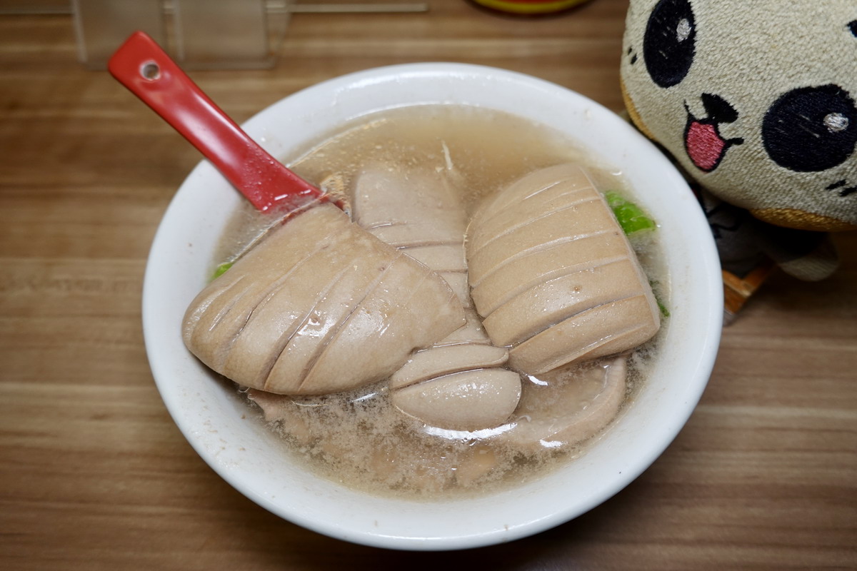 【台北永春站美食】施家麻油腰花 2025:麻油料理排隊名店,1973年創立,麻油雞、腰花、豬心都厲害,配碗滷肉飯就是台灣味 6913 【台北永春站美食】施家麻油腰花 2025:麻油料理排隊名店,1973年創立,麻油雞、腰花、豬心都厲害,配碗滷肉飯就是台灣味 6913