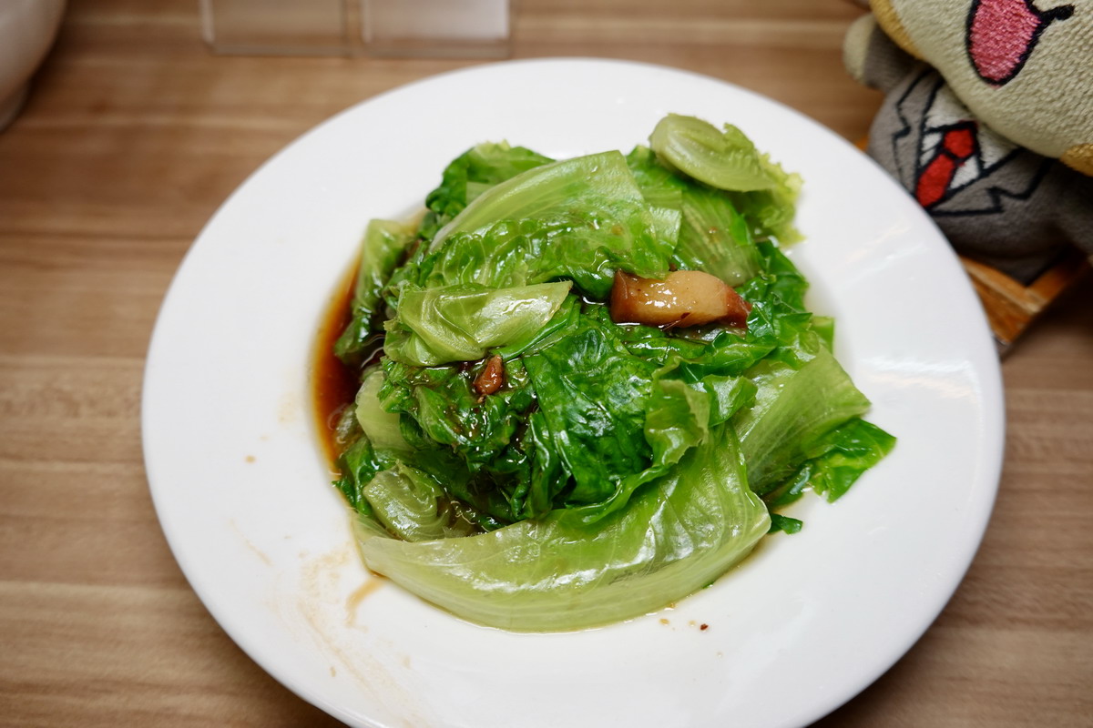【台北永春站美食】施家麻油腰花 2025:麻油料理排隊名店,1973年創立,麻油雞、腰花、豬心都厲害,配碗滷肉飯就是台灣味 6913 【台北永春站美食】施家麻油腰花 2025:麻油料理排隊名店,1973年創立,麻油雞、腰花、豬心都厲害,配碗滷肉飯就是台灣味 6913