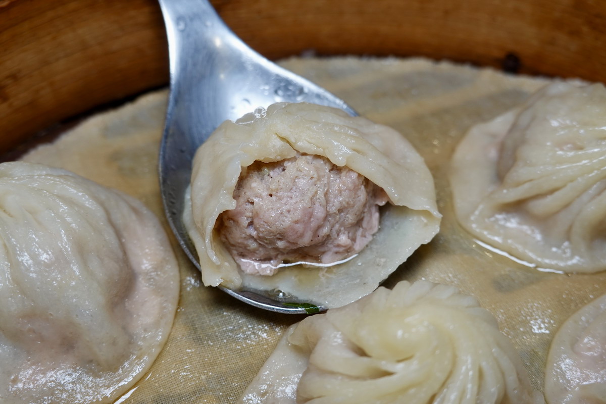 【台北六張犁站美食】明月湯包 2026:小籠湯包名店與鍋貼,曾經是日劇《旅館花嫁》拍攝地點,是日本觀光客愛店 7457 【台北六張犁站美食】明月湯包 2026:小籠湯包名店與鍋貼,曾經是日劇《旅館花嫁》拍攝地點,是日本觀光客愛店 7457