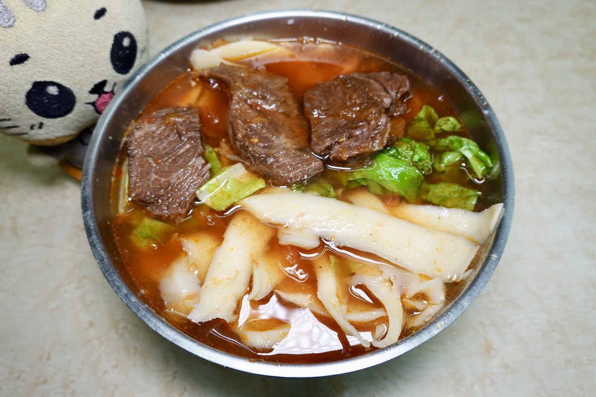 【台北松江南京站美食】四平街番茄牛肉麵 2025:四平街商圈鮮甜番茄牛肉麵與Q彈刀削麵條 6934 【台北松江南京站美食】四平街番茄牛肉麵 2025:四平街商圈鮮甜番茄牛肉麵與Q彈刀削麵條 6934
