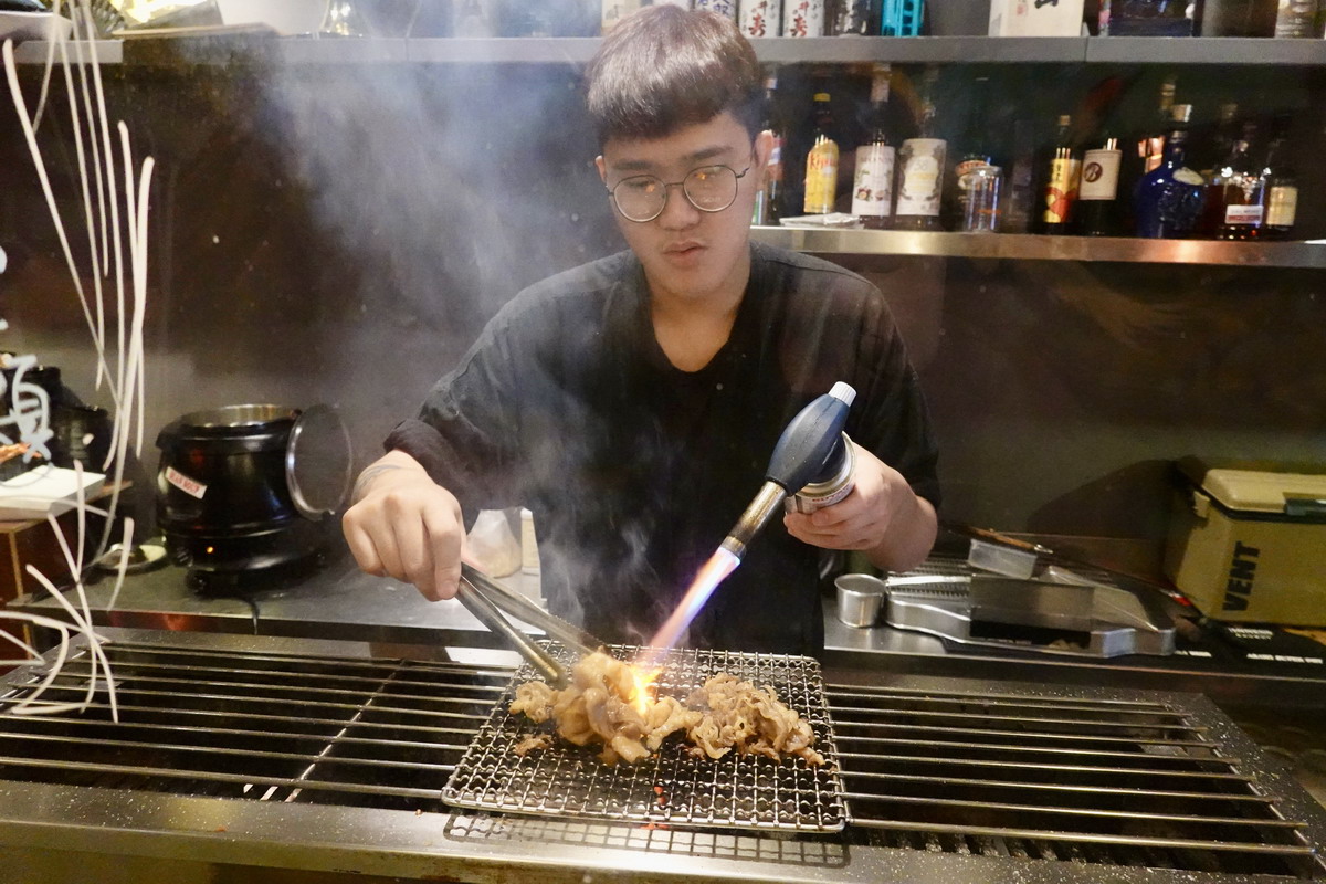 【台北忠孝復興站美食】俠嗑春秋日式燒烤居酒屋 2024：總「丼」員啦！ 3/1開賣日式燒烤丼飯，龍蝦、鮑魚、燒肉、明太子香魚、鯖魚、燒雞都吃得到，香氣四溢、口齒留香 6218