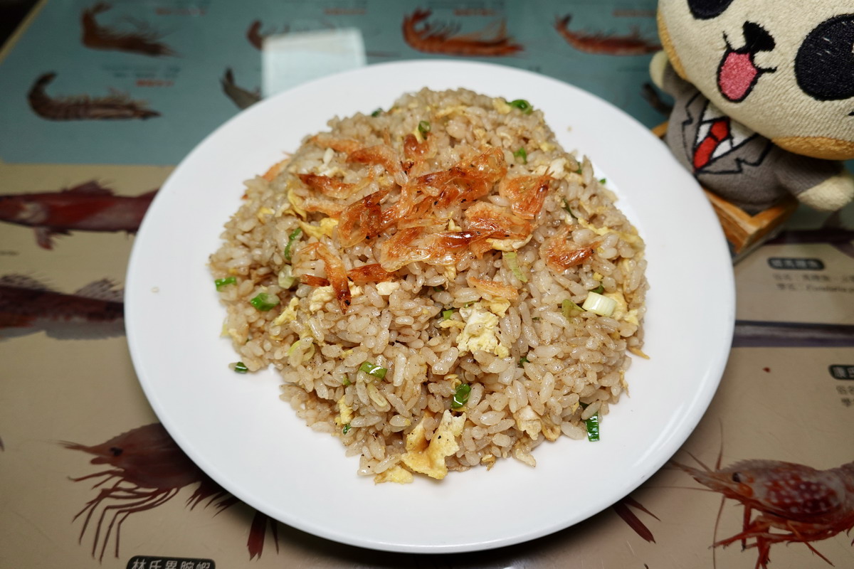 【台北南京復興站美食】小張龜山島現撈海產店 2025:遼寧街夜市現撈特色海鮮的魅力,連日本米其林三星名廚神田裕行也喜歡 6977 【台北南京復興站美食】小張龜山島現撈海產店 2025:遼寧街夜市現撈特色海鮮的魅力,連日本米其林三星名廚神田裕行也喜歡 6977