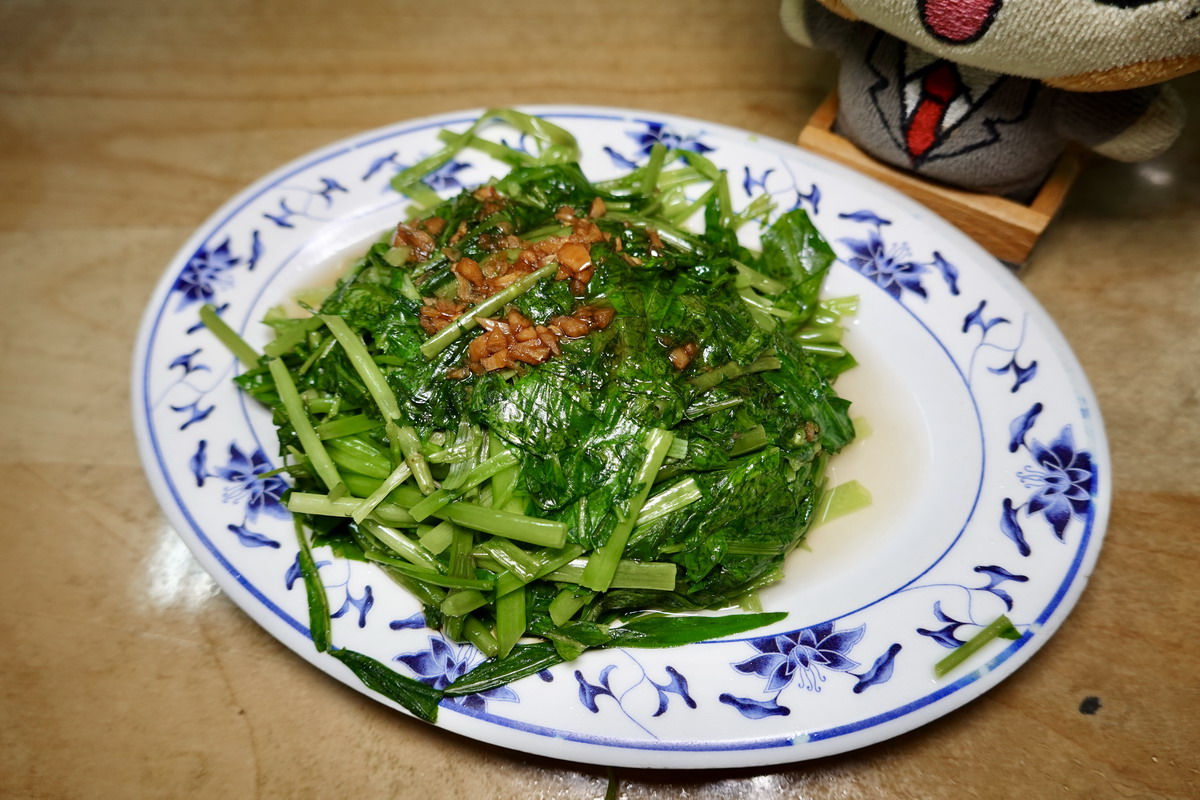 【台北中正紀念堂站美食】金峰魯肉飯 2025：人潮川流不息的滷肉飯名店，Google評價近1萬6千則，還有賣鼎邊趖 7141