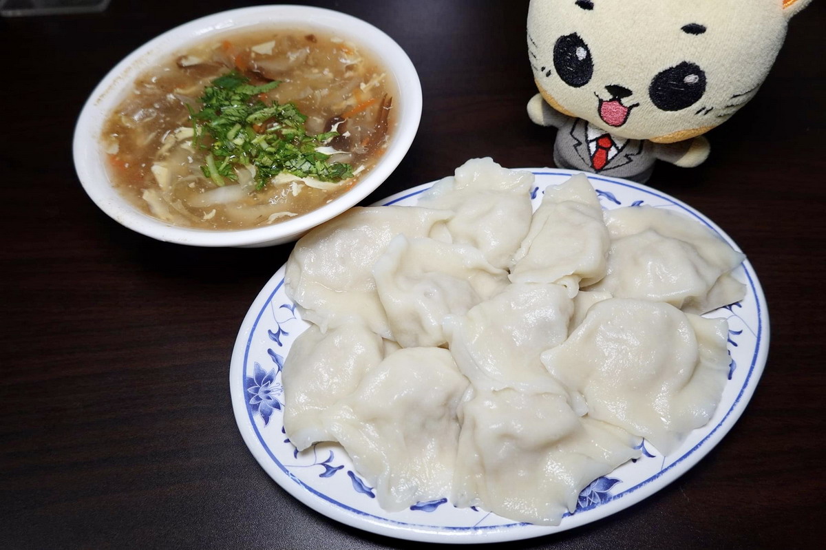 網站近期文章：【台北南機場夜市美食】阿亮餃子館 2026：南機場夜市三大水餃名店之一，大顆厚彈餃子還有正點酸辣湯，眷村炒餅是特色 7307