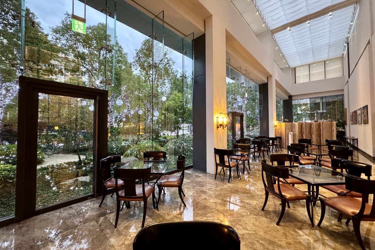 【台北劍南站美食】台北萬豪酒店大廳酒吧 Lobby Lounge 2024：老饕才知道的隱藏版五星級牛肉麵與排骨飯，紅燒牛肉麵香醇可口，現炸排骨誠意滿滿（附壽桃包子）6457