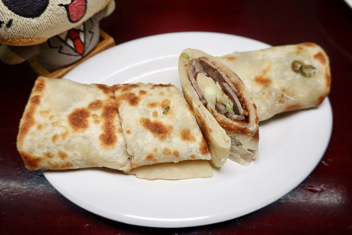 【台北忠孝敦化站美食】頂好紫琳蒸餃館 2025：東區頂好名店城美食街第一排隊老店，蒸餃、鍋貼必吃，還有牛肉蛋花湯 7069