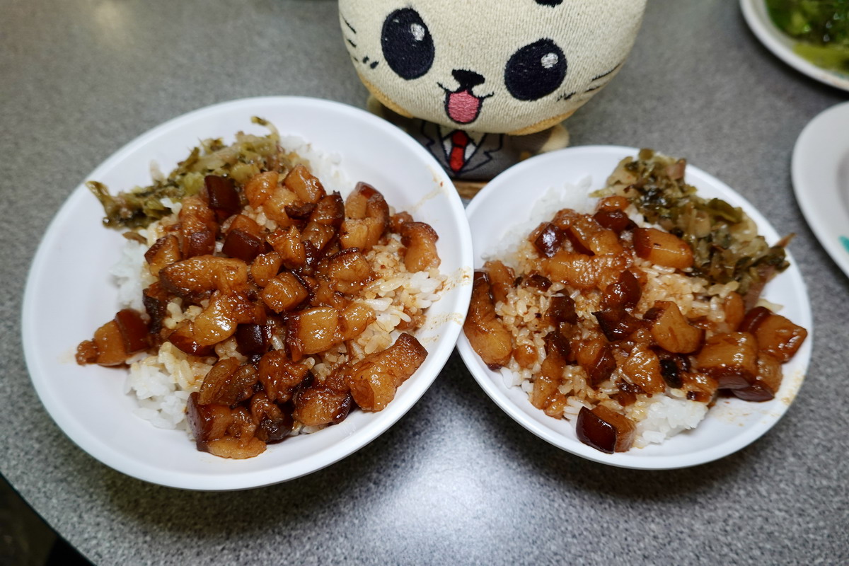 【台北雙連站美食】香滿園魯肉飯 2026:隱密小巷中開業一甲子的滷肉飯,1958年創業,每天都排隊,馬偕醫院美食 7505 【台北雙連站美食】香滿園魯肉飯 2026:隱密小巷中開業一甲子的滷肉飯,1958年創業,每天都排隊,馬偕醫院美食 7505