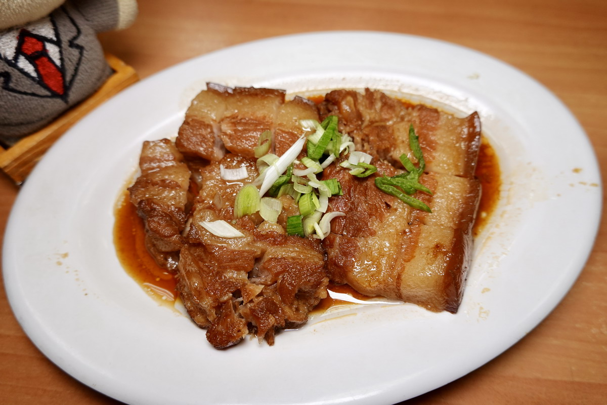 【台北中山國小站美食】黃記魯肉飯 2024：晴光商圈30年老牌滷肉飯便當名店，橫跨米其林必比登和亞洲50亞洲之粹雙榜 6497