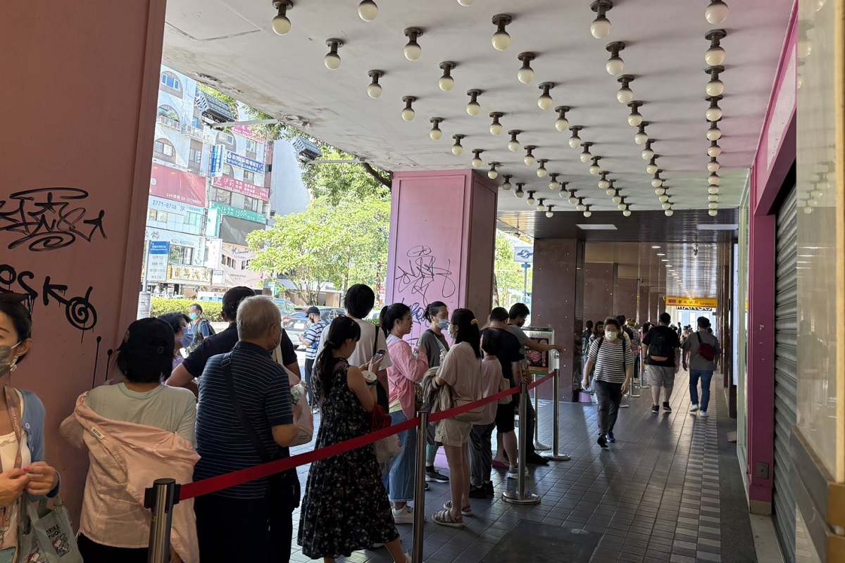 【台北忠孝敦化站美食】新•肉多多火鍋 2025：鍋物界的卡地亞！新•肉多多的高質感火鍋體驗，東區聚餐慶生首選，專人為你剝蝦，咖啡飲料及霜淇淋吃到飽
