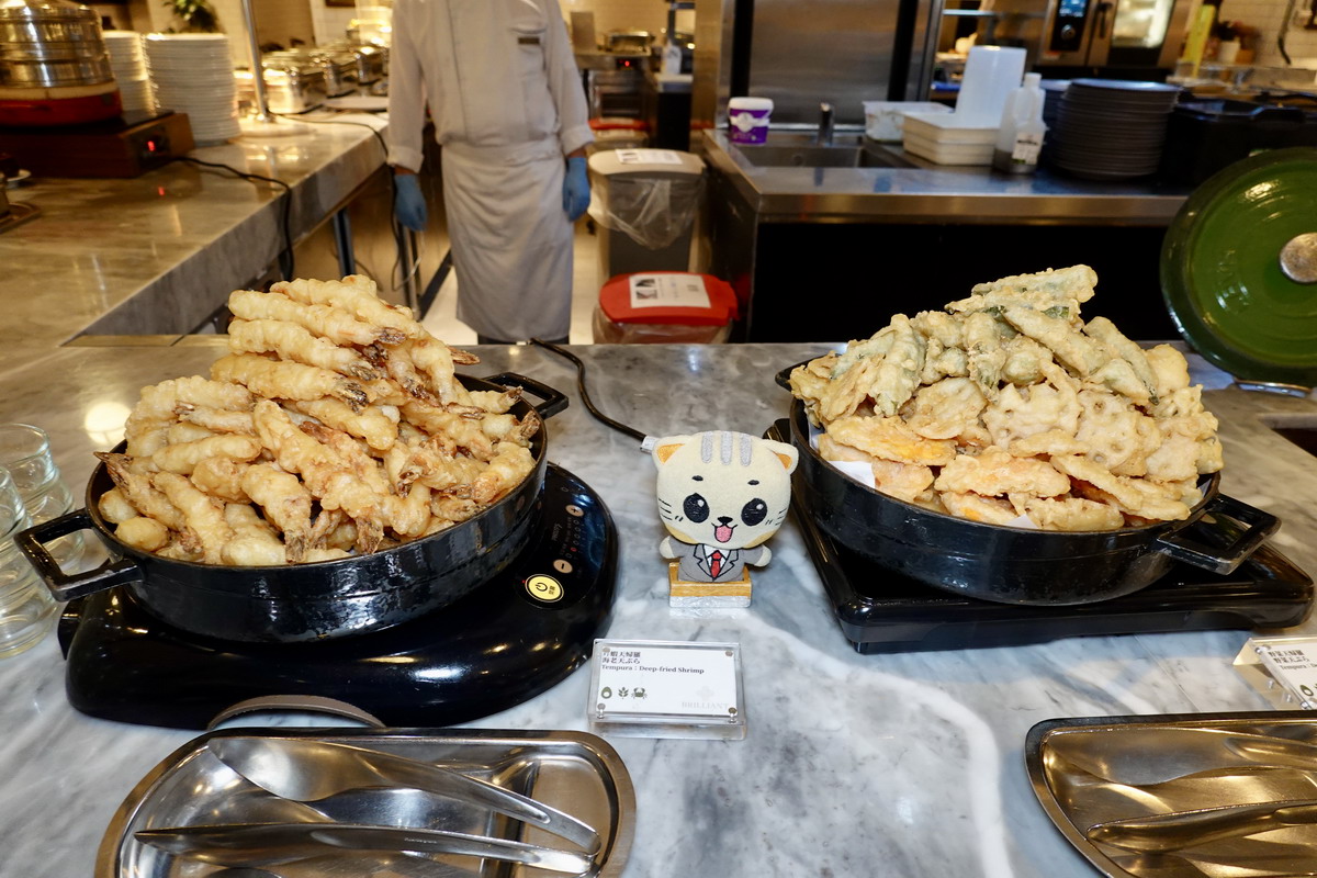 【台北南京復興站美食】JR東日本大飯店全日餐廳鉑麗安Brilliant吃到飽自助餐 2025:太狂了!香箱蟹一人一隻,泰國美食節主題味蕾大開,還有威靈頓牛排、羊排、燉牛舌自由!6942 【台北南京復興站美食】JR東日本大飯店全日餐廳鉑麗安Brilliant吃到飽自助餐 2025:太狂了!香箱蟹一人一隻,泰國美食節主題味蕾大開,還有威靈頓牛排、羊排、燉牛舌自由!6942