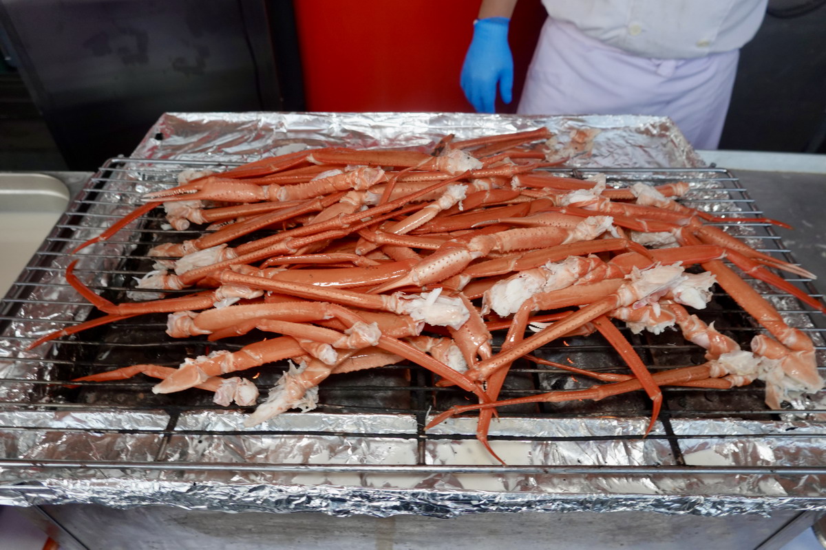 【中秋節烤肉活動】台北圓山大飯店中秋烤肉 2025：松葉蟹腳、和牛漢堡、烤肉、烤香腸吃到飽，加歌唱表演、高空夜景，歡度中秋就在圓山飯店 7096