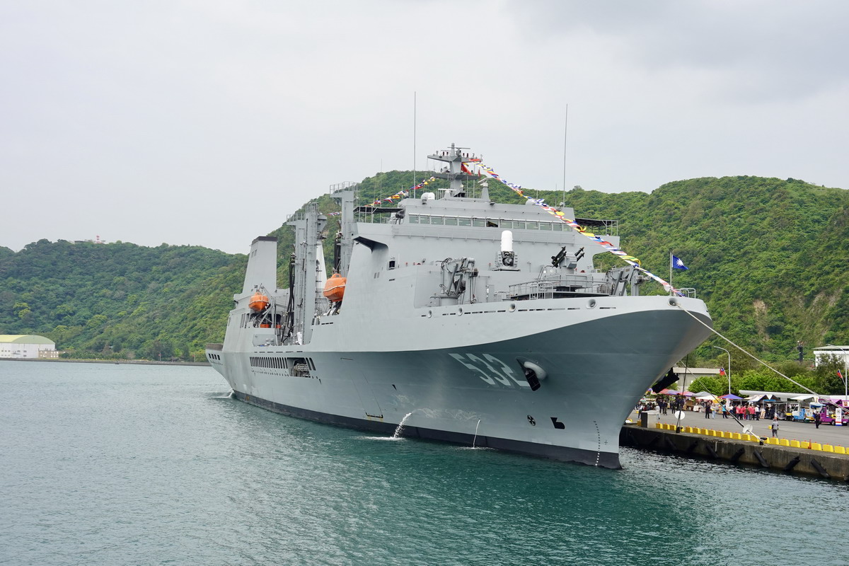 【海軍艦艇】磐石油彈補給艦 AOE-532：中華民國海軍最大噸位的船艦，海上加油補給站 6566