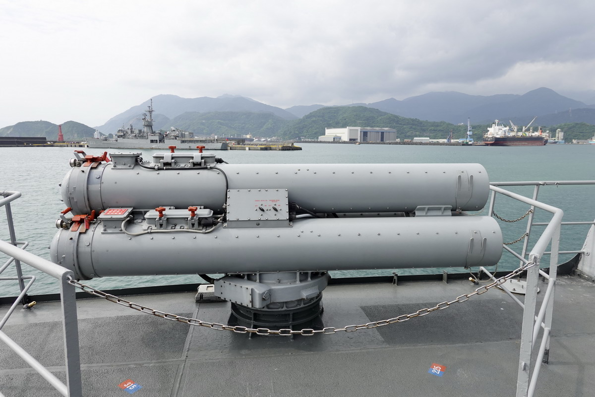 【海軍艦艇】康定級巡防艦迪化艦 PFG-1206：法國拉法葉 La Fayette 巡防艦台灣版，世界第一款暱蹤設計的軍艦 6570