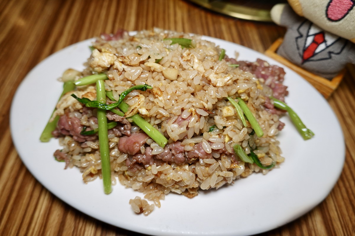 【台南安平區美食】阿財牛肉湯 2024：吃貨老饕就會直衝頂級溫體牛肉湯，牛肉湯、牛肉炒飯都很牛，台南牛肉湯名店 6589