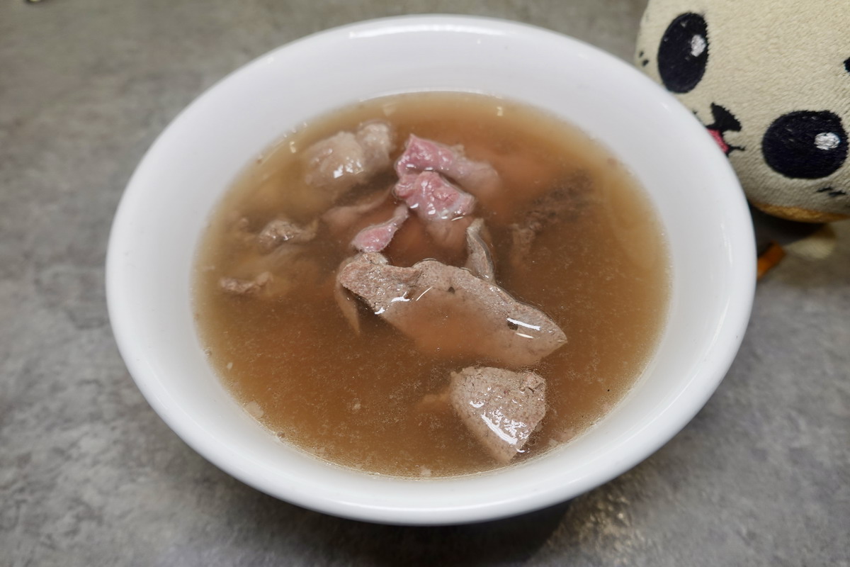 【台南安平區美食】文章牛肉湯安平總店 2024：Google評價千則算什麼？這家有2萬1千則！觀光客名店、牛肉湯入門 6595